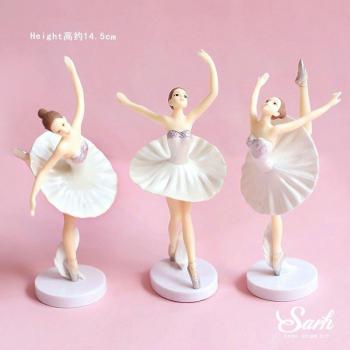 Décor de Gâteau Crochet Floral – Ensemble 3 (Blanc & Rose)