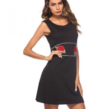 Noir Chic – Robe Florale T031