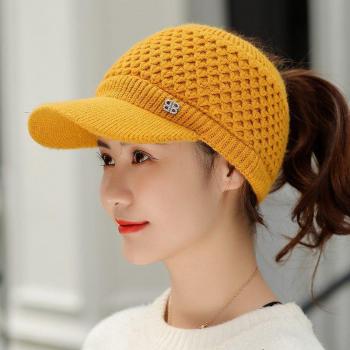 Bonnet de Baseball pour Femme en Tricot avec Queue de Cheval