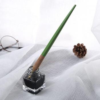 Herramienta de Escritura Artesanal en Madera