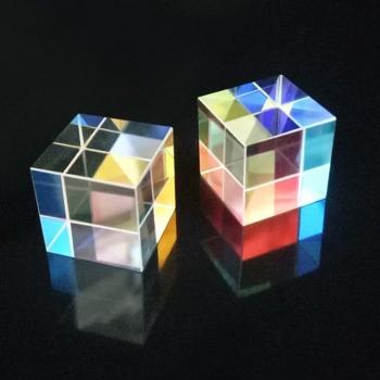 Prisma de Cristal con Ángulo Recto