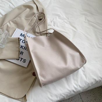 Women’s White Leather Crossbody Hobo Bag