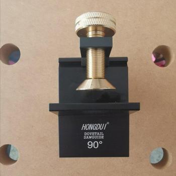 Magnetic Dovetail Saw Guide