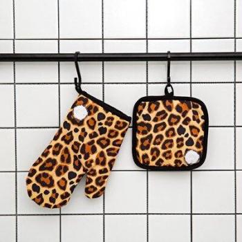 Leopard Print Insulated Oven Mitts