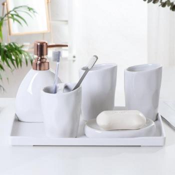 Céramique Belle: Ensemble Décoratif de Bain