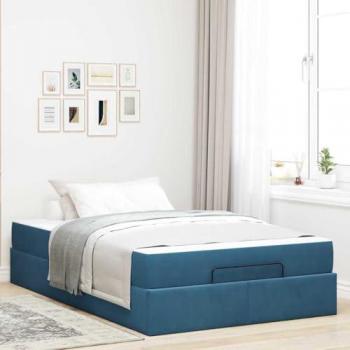 Chambre compacte bleu velours avec coffres intégrés