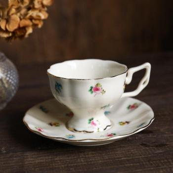 Mug Céramique Rose Dorée – Soucoupe Vintage