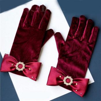 Braut-Handschuhe aus Satin mit dekorativen Perlen