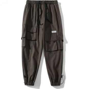 Männliche Vintage Joggerhose mit mehreren Taschen in Schwarz