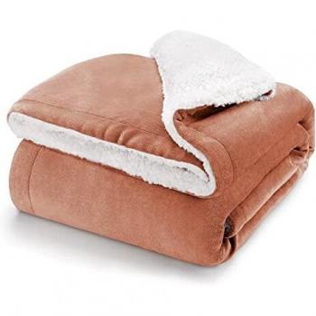Blumtal Ultra‑Cozy Sherpa Throw – 240 × 220 cm Queen Blanket in Dusty Pink