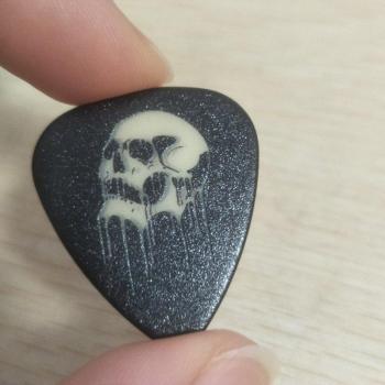 Plectrum luminoso Rock Skull 0,71mm para guitarra acústica
