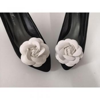 Embellissements de chaussures en PU camélia
