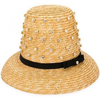 Chapeau de paille élégant pour défilé