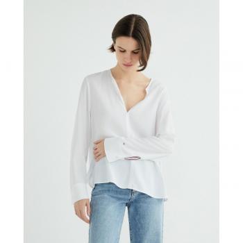 Tommy Hilfiger Women's Relaxed Fit Long Sleeve V-Neck Blouse, White