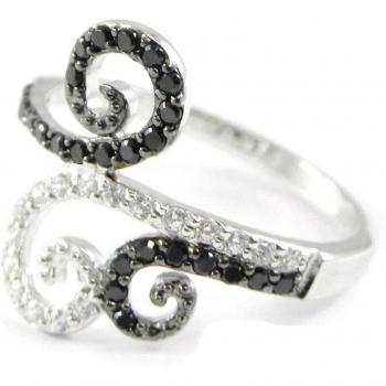 Stilvoller Schwarz-weißer Ring 'Romy'