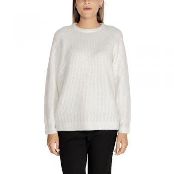 Lightweight White Polyester Crew Neck