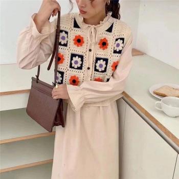 Vintage Crochet Knit Vest with Floral Embroidery