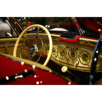 Papermoon Bilddekor „Classic Benz Interior“ – reduziert, 934 cm²