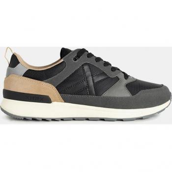 Zapatilla Munich Alpha 82 Negra Hombre
