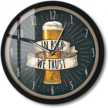 Kreative Wanduhr mit Licht und Stimme