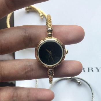 Reloj de Pulsera Dorado con Acero Inoxidable