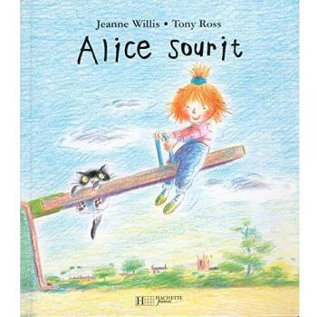 Alice sourit