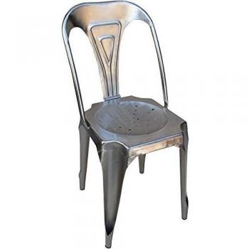 Chaise en fer vieillie