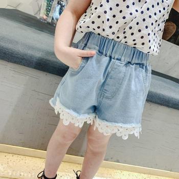 Baby-Mädchenshorts aus weichem Denim und Spitze