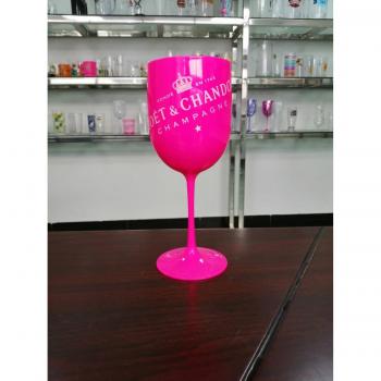 Copas de pie alto para cócteles
