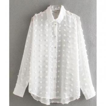 Blusa Blanca de Perspectiva Larga