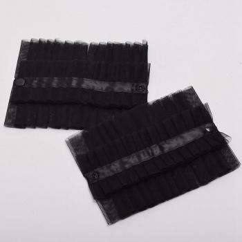 Robe sophistiquée Blanche-Noire, Détails victorieux, Manchettes à volants, Bracelets Lolita