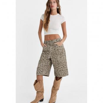 Stradivarius Leoparden-Print Baggy-Shorts 44