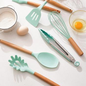Set de 12 utensilios de cocina de silicona color verde menta