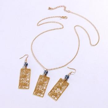 Set Alakai K6098 – Collares y Pendientes con Perlas Cuadradas