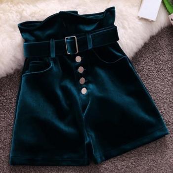 Shorts ancho con botones en la cintura