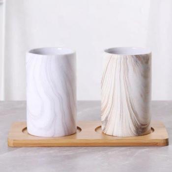 Bouteille de bain de bouche avec couvercle marbré