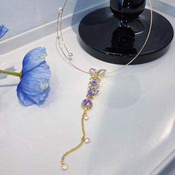 Collier en Métal avec Glands et Papillon Violet