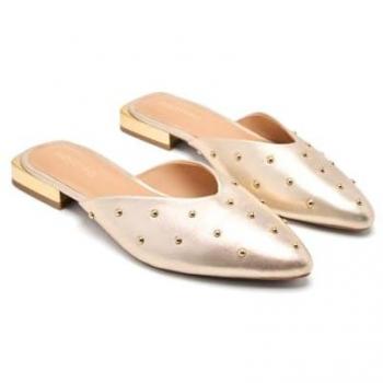 Zapatos Gioseppo modelo Lanark color platino con tachas
