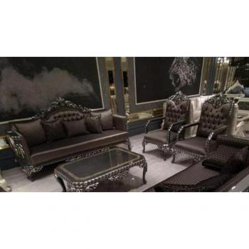 Luxuriöse Wohnzimmergarnitur: Sofa und Sessel
