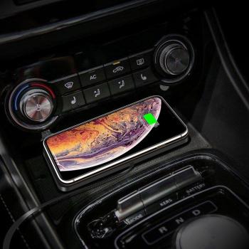PowerDock 7,5W: Cargador inalámbrico universal para coche