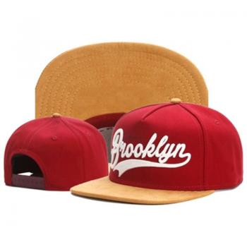 Casquette tendance de rue avec broderie