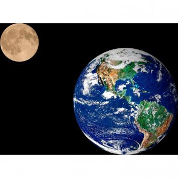 Papermoon Fotowand „Earth and Moon“ – matte Oberfläche
