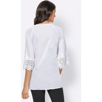 Chemisier blanc cassé avec dentelle