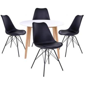 Cuisine Classique – Table naturelle, chaises noires (Gram)