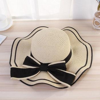 Sombrero femenino de verano