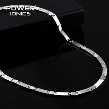 Collier Power Ioniques – Équilibre Titane‑Germanium – Pack Détails PT030