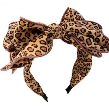 Bandeau bohémien noué pour cheveux