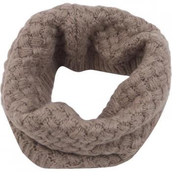 Feste gestrickte Mütze und Schal-Kombination