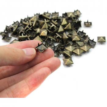 Picos de bronce cuadrados de 9mm para DIY en calzado y accesorios, 100 piezas