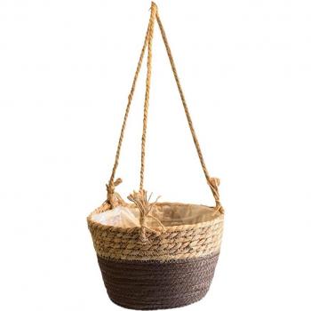 Decoración de balcón con maceta de yute y soporte de macramé
